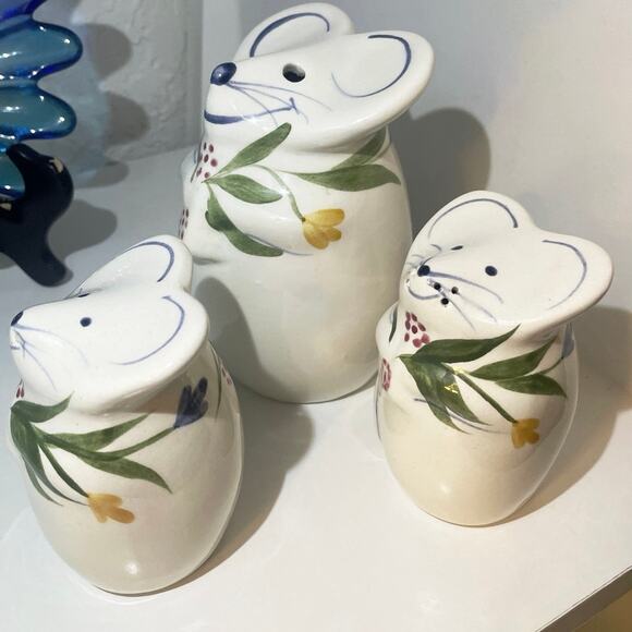 N.S. Gustin Floral Mouse Parmasan Matching Salt & Pepper Shaker Set Vintage - Picture 2 of 11